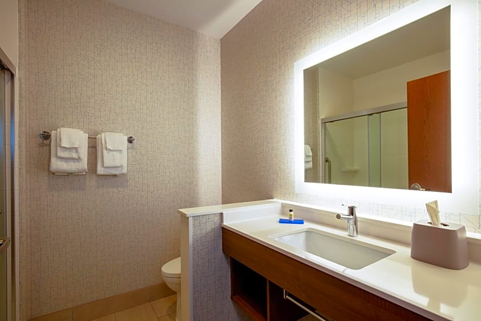Holiday Inn Express And Suites Beloit By IHG