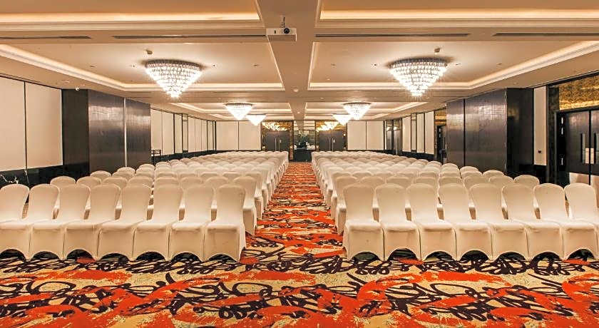 Lemon Tree Premier City Center Pune