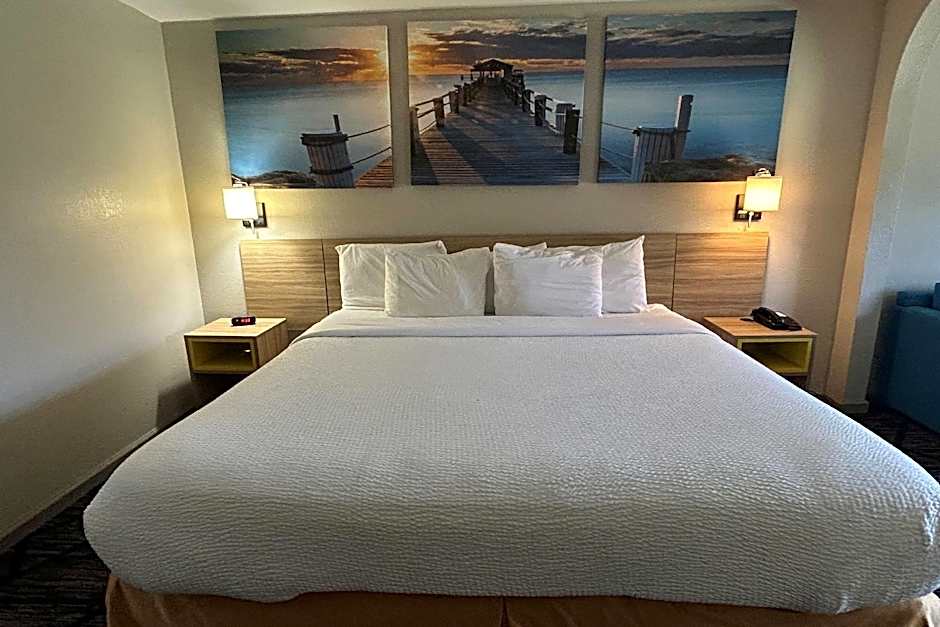 Days Inn & Suites by Wyndham Stockbridge South Atlanta
