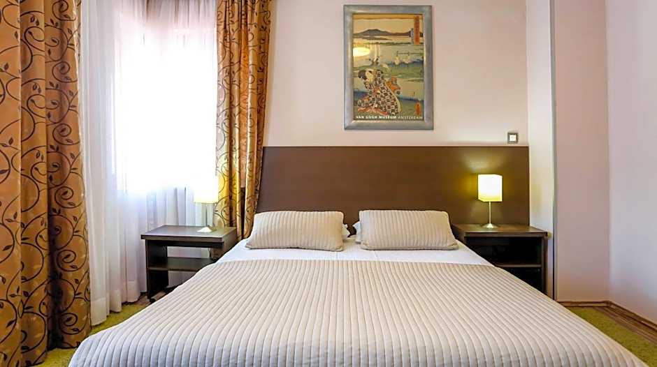 Hotel Divan