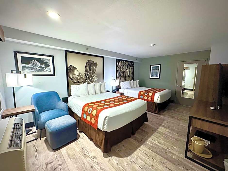 Super 8 by Wyndham Clovis