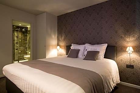 Deluxe Double Room with Shower