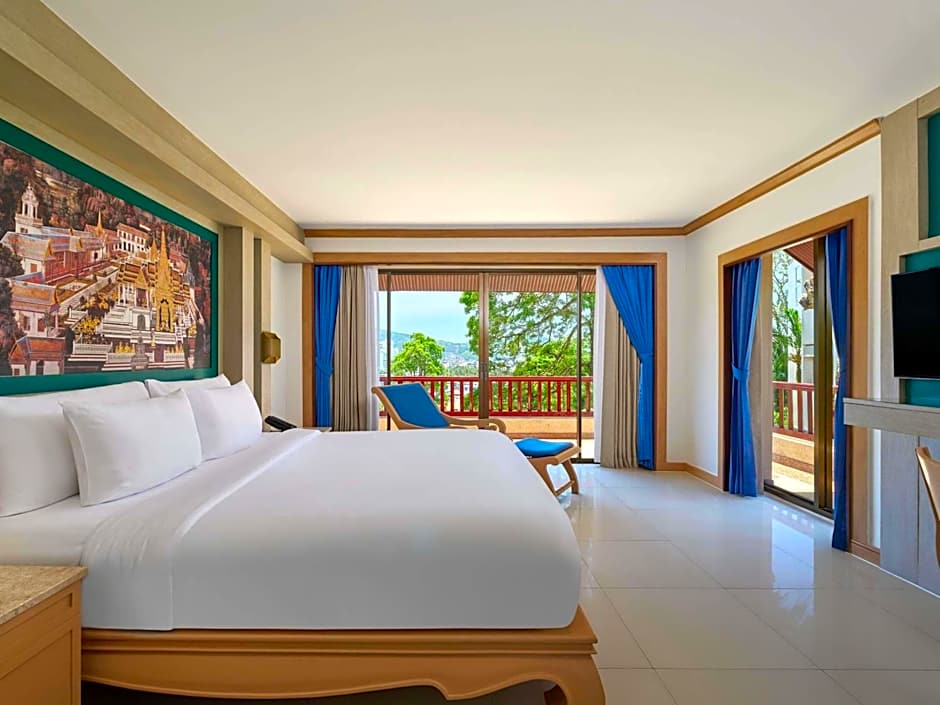 Photo 1 of 6 of Family 1 King Bed and 2 Twin Beds Suite