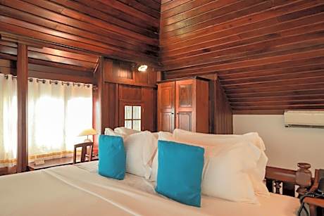 Heritage Mansion - Complimentary one-hour Sunset cruise (subject to weather conditions)