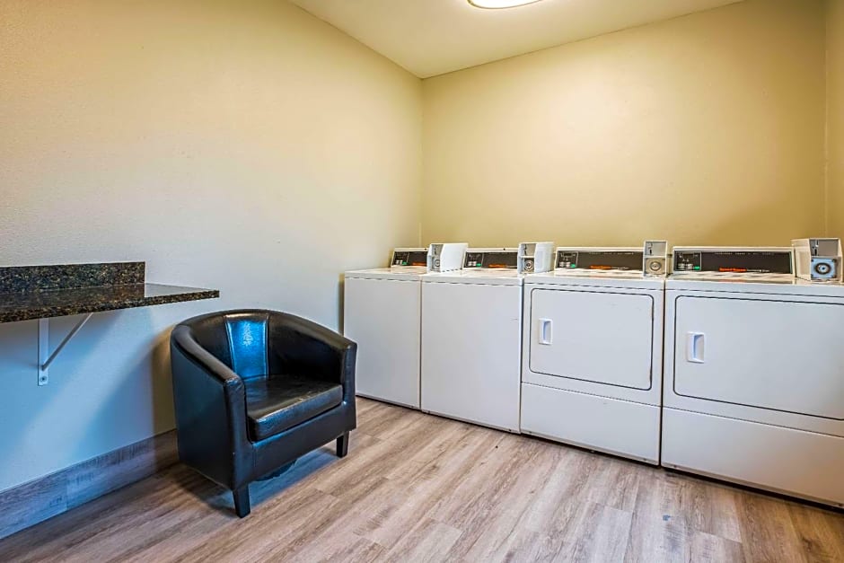 La Quinta Inn & Suites by Wyndham Newport