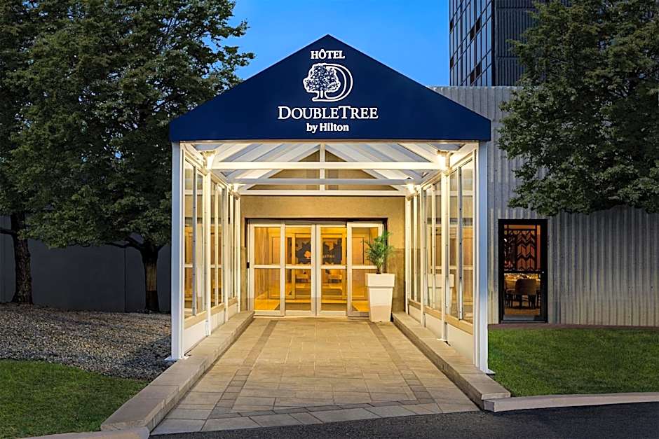 DoubleTree By Hilton Pointe Claire Montreal Airport West