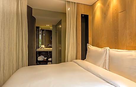 Emotion Room with Terrace