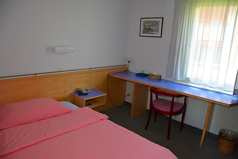 Photo 1 of 8 of Single Room