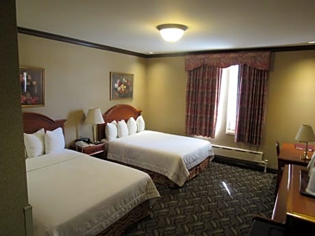 Deluxe Queen Room with Two Queen Beds