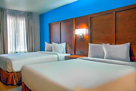 Queen Room with Two Queen Beds - Disability Access - Non-Smoking