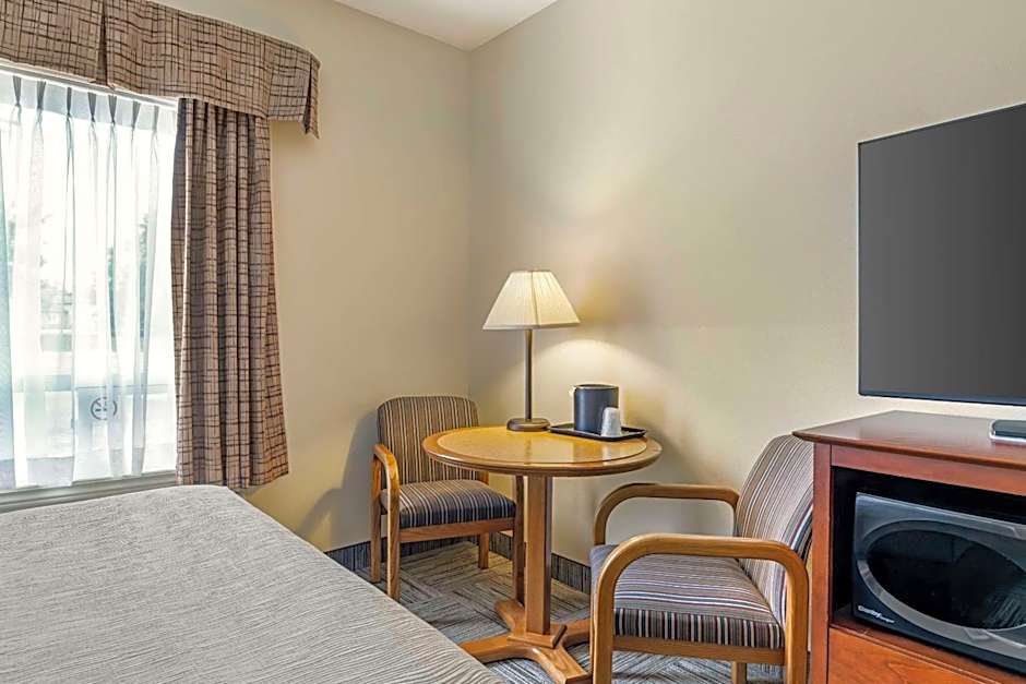 Quality Inn Airport