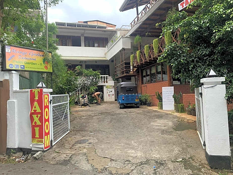 Hotel Mango Garden