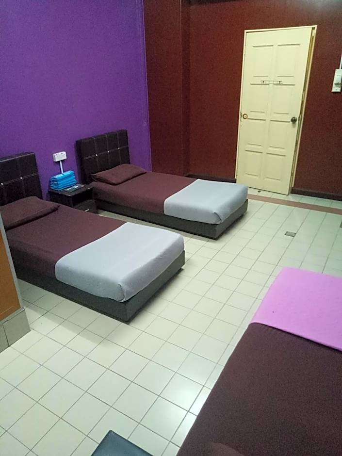 KUALA BESUT JETTY BUDGET HOTEL AIN - In front of Kuala Besut Jetty