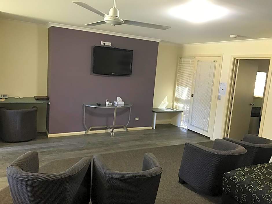 Sportsmans Motor Inn