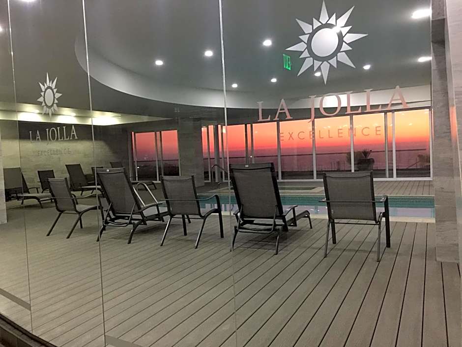 La Jolla Excellence, Exclusive Front Beach!