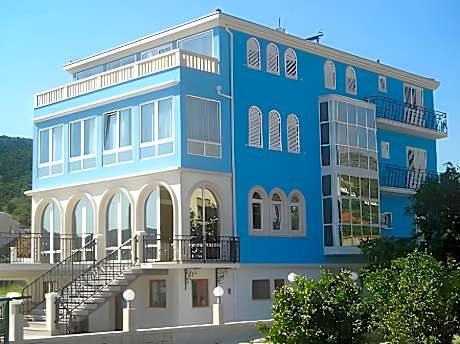 Villa Mediterana