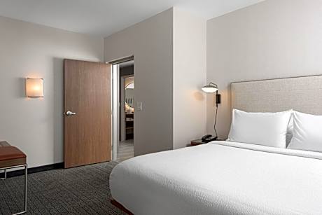 King Suite with Sofa Bed - Hearing Accessible