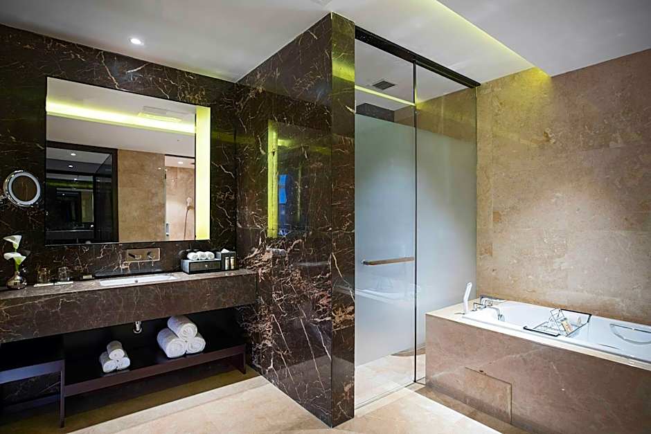 Renaissance Shenyang West Hotel