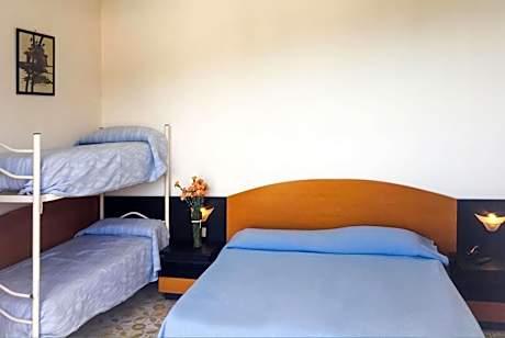 Economy Quadruple Room