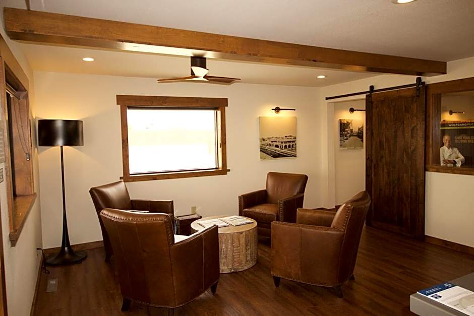 Boarders Inn & Suites by Cobblestone Hotels - Syracuse