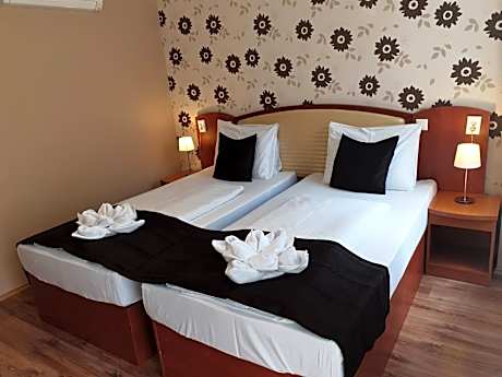 Deluxe Double Room with Kitchenette