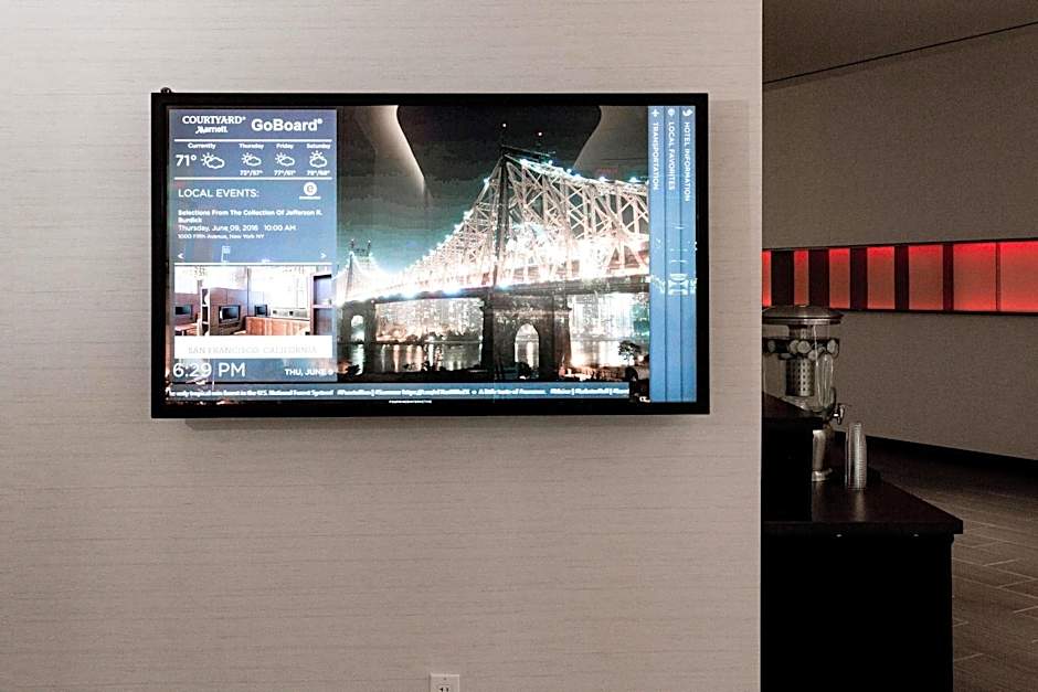 Courtyard by Marriott Long Island City/New York Manhattan View