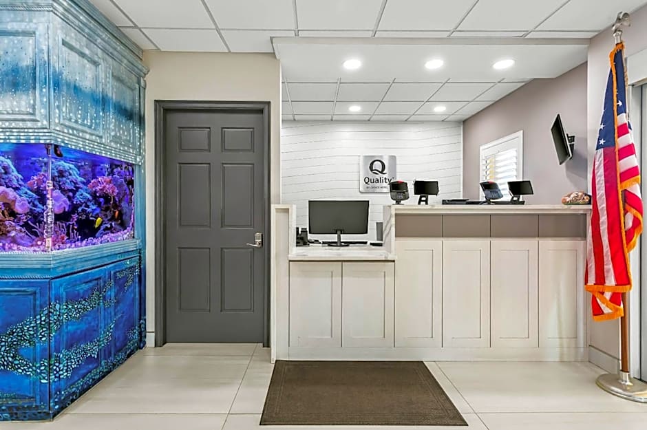 Quality Inn Airport - Cruise Port