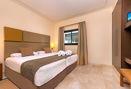 Luxury Two-Bedroom Suite with Sea View (3 Adults + 1 Child)