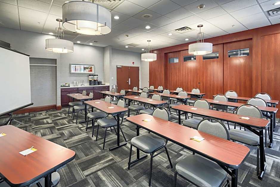 Hampton Inn By Hilton Louisville-Northeast KY