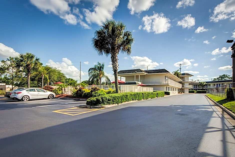 Motel 6-Lakeland, FL