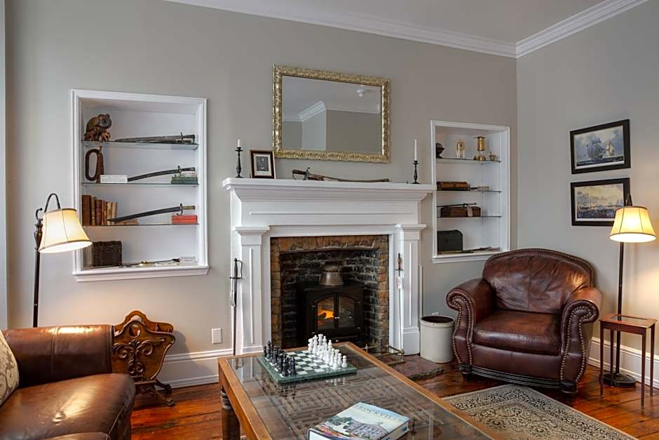 Sir Isaac Brock B&B Luxury Suites