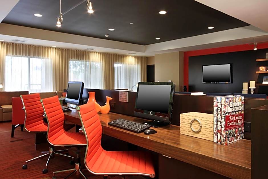 Courtyard by Marriott Salinas Monterey