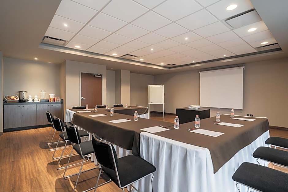 City Express Suites by Marriott Queretaro