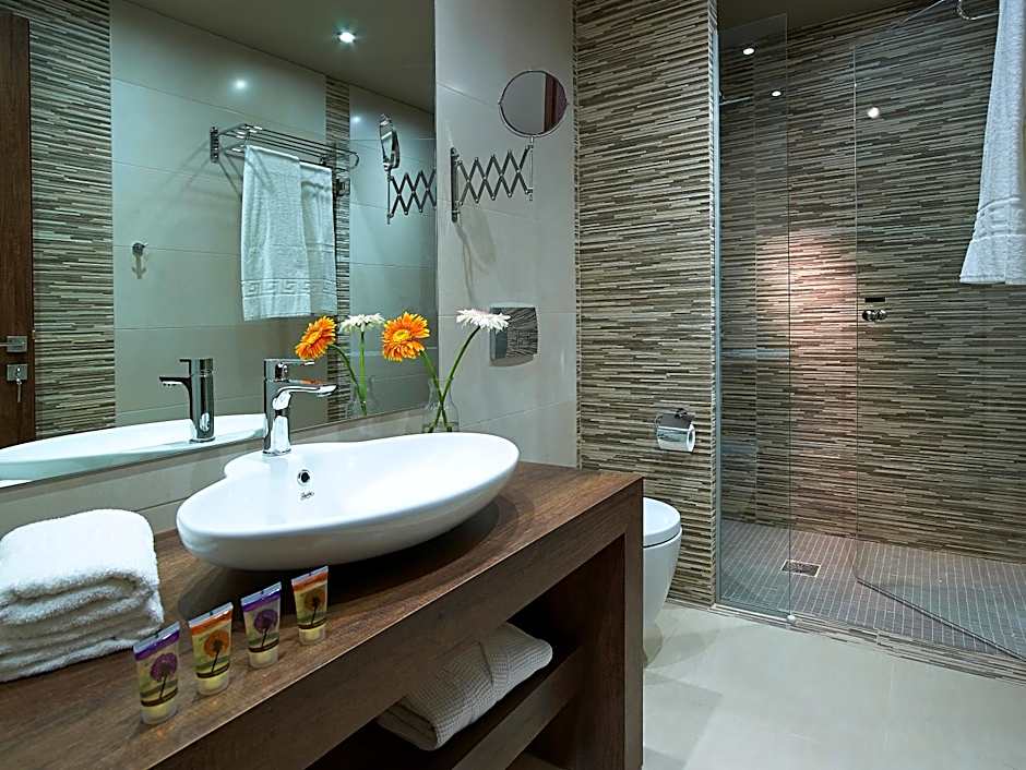 Elotis Suites