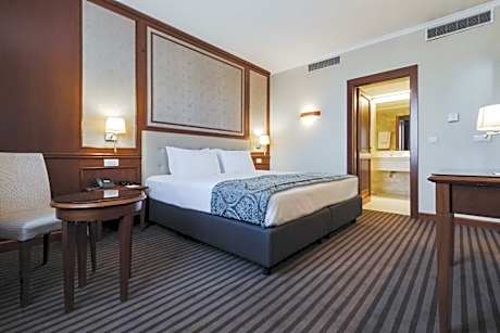 King Suite with Balcony