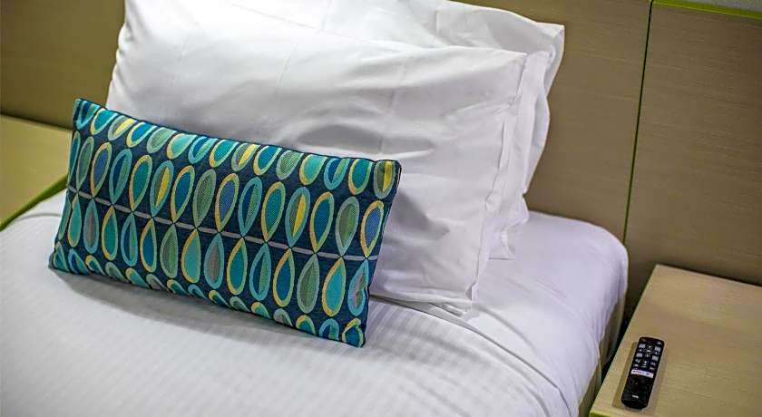 Nightcap at Skyways Hotel