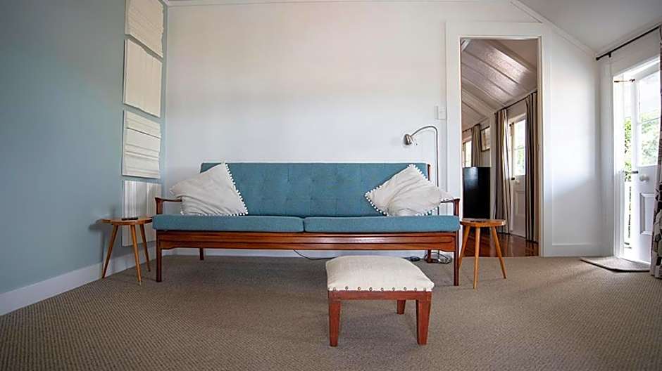 The Old Oak Boutique Hotel