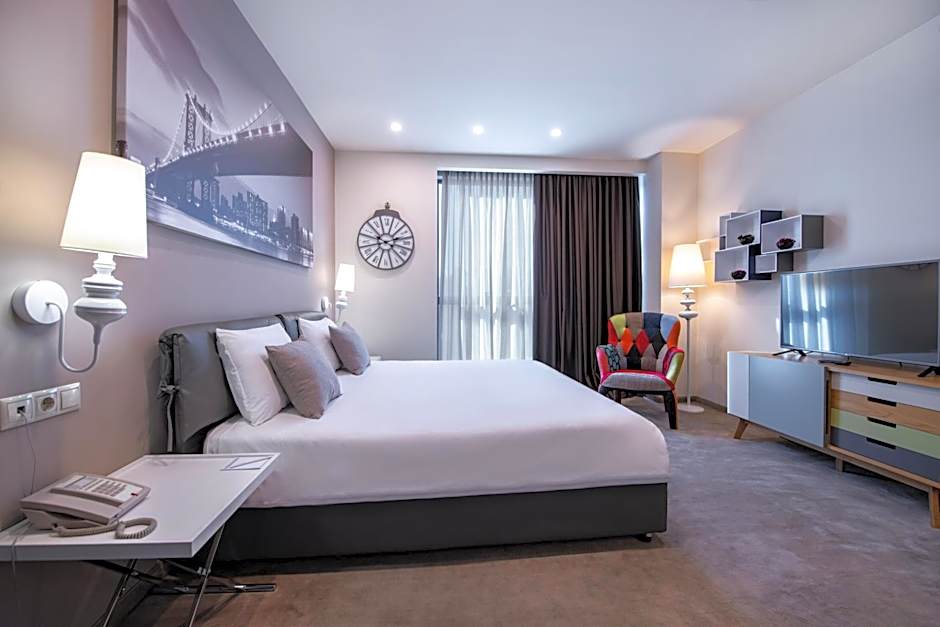 Photo 1 of 1 of Executive 1 King Bed Suite