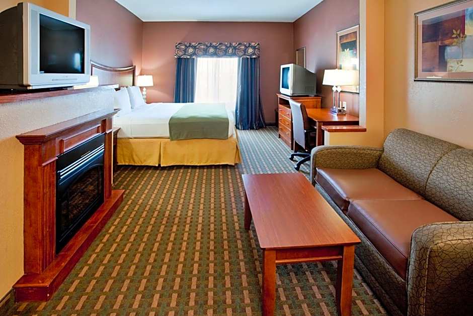 Holiday Inn Express Hotel & Suites Suffolk By IHG