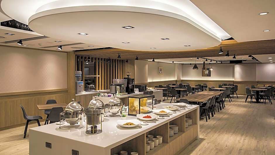 Golden Garden Hotel