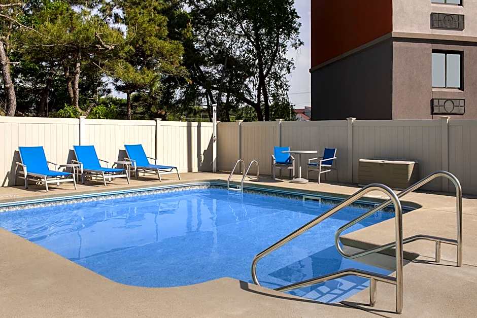 Holiday Inn Express Boston  Saugus By IHG