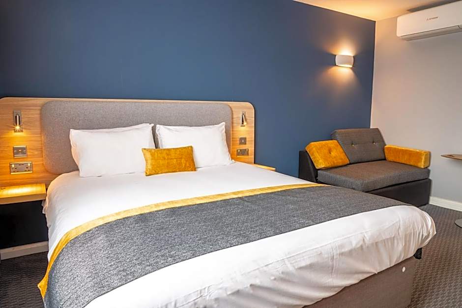 Knowsley Inn & Lounge formally Holiday Inn Express