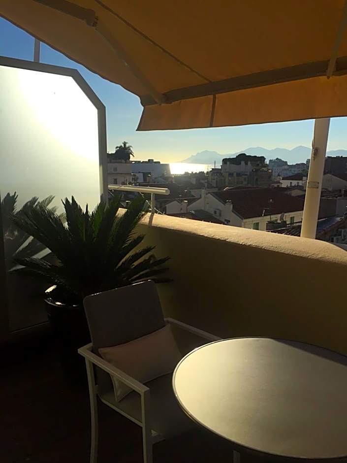 Cannes Center Univers Hotel (future Mercure)