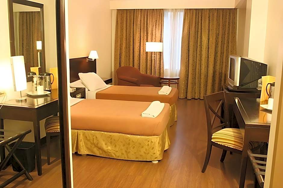 Hotel Supreme Convention Plaza