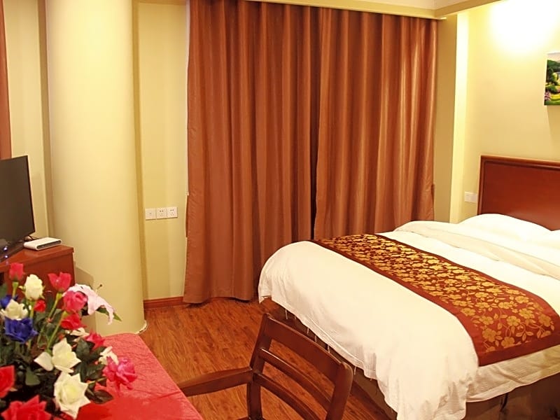 GreenTree Inn ZhenJiang Danyang Wanshan Park Express Hotel