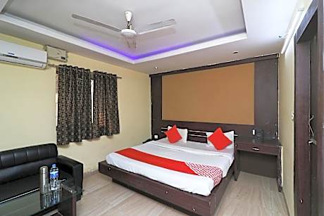 OYO Flagship Hotel New City Palace