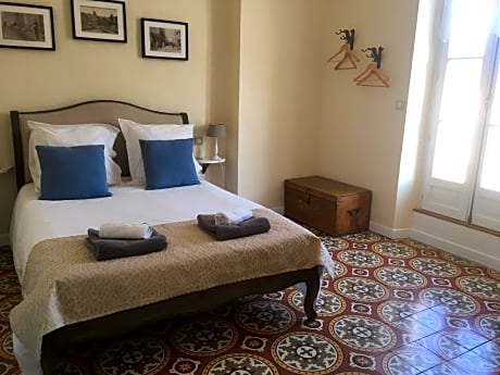 d. No4 Chambre-Double-Terrasse-Salle de bain-Standard