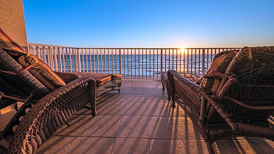 Family Friendly - Direct Oceanfront Sanibel 303