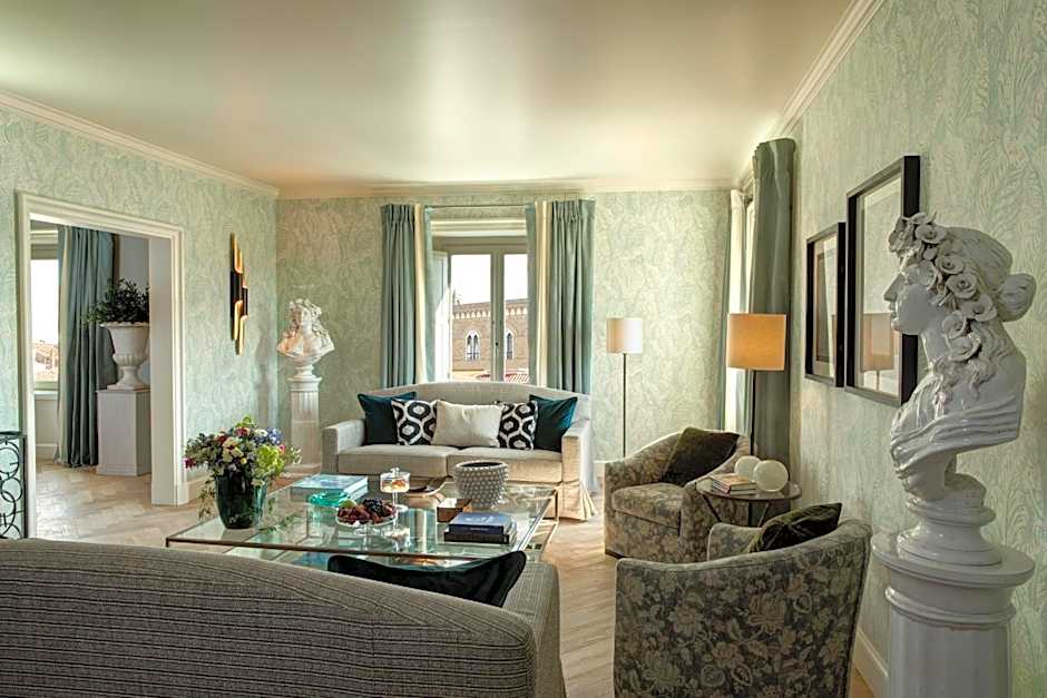 Rocco Forte Hotel Savoy