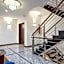 Stately Suites - Golf Course Road